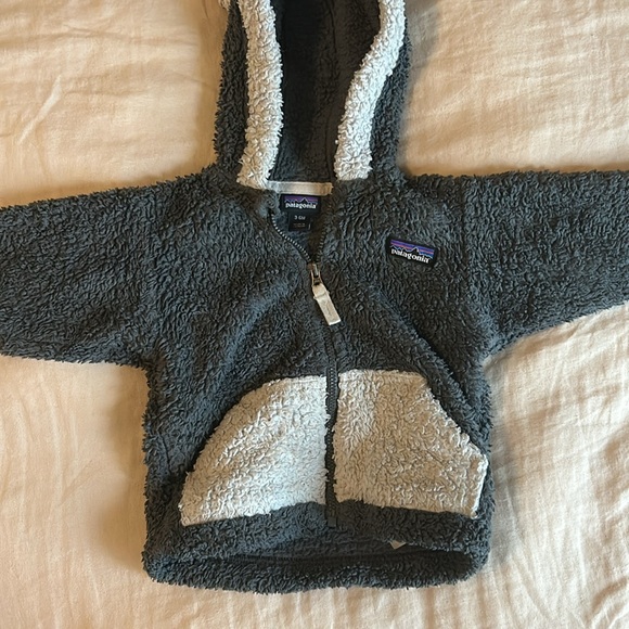 Patagonia fleece 3-6m size - Picture 2 of 4